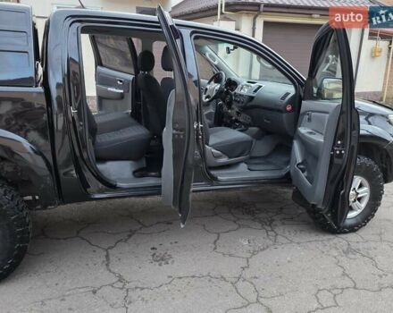 Чорний Тойота Хайлюкс, об'ємом двигуна 2.5 л та пробігом 259 тис. км за 17500 $, фото 15 на Automoto.ua