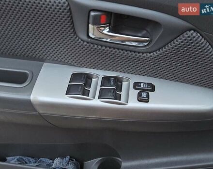 Чорний Тойота Хайлюкс, об'ємом двигуна 2.5 л та пробігом 259 тис. км за 17500 $, фото 33 на Automoto.ua