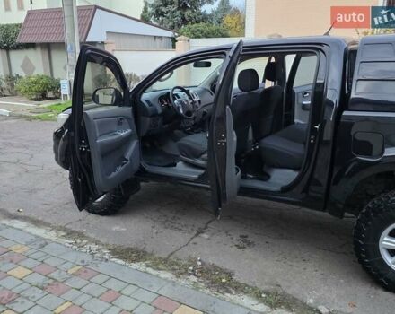 Чорний Тойота Хайлюкс, об'ємом двигуна 2.5 л та пробігом 259 тис. км за 17500 $, фото 26 на Automoto.ua