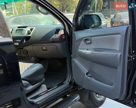 Чорний Тойота Хайлюкс, об'ємом двигуна 2.98 л та пробігом 232 тис. км за 22999 $, фото 42 на Automoto.ua