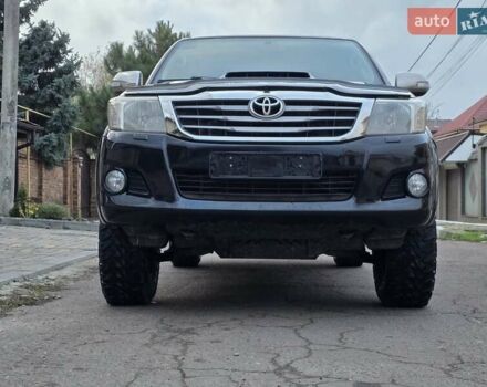 Чорний Тойота Хайлюкс, об'ємом двигуна 2.5 л та пробігом 259 тис. км за 17500 $, фото 2 на Automoto.ua