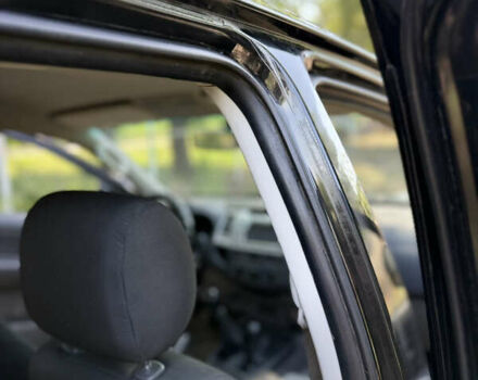 Чорний Тойота Хайлюкс, об'ємом двигуна 2.49 л та пробігом 377 тис. км за 12100 $, фото 15 на Automoto.ua