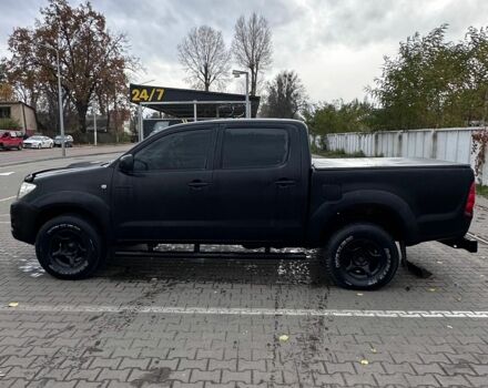 Черный Тойота Хайлюкс, объемом двигателя 2.5 л и пробегом 218 тыс. км за 11000 $, фото 3 на Automoto.ua