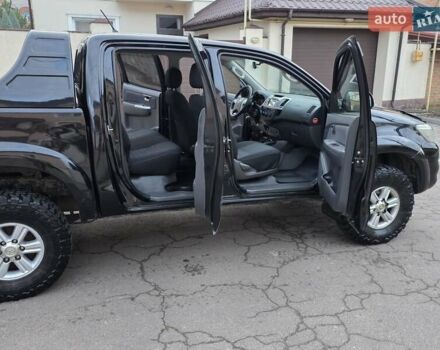 Чорний Тойота Хайлюкс, об'ємом двигуна 2.5 л та пробігом 259 тис. км за 17500 $, фото 16 на Automoto.ua