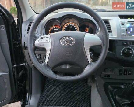 Чорний Тойота Хайлюкс, об'ємом двигуна 2.5 л та пробігом 259 тис. км за 17500 $, фото 21 на Automoto.ua