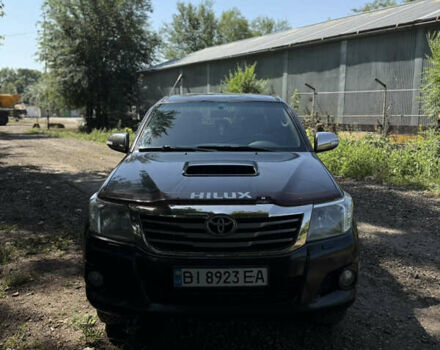 Чорний Тойота Хайлюкс, об'ємом двигуна 2.49 л та пробігом 341 тис. км за 17964 $, фото 2 на Automoto.ua