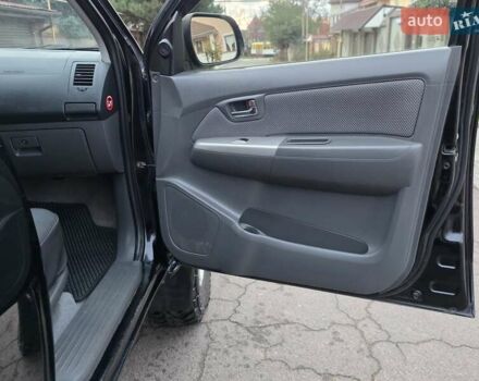 Чорний Тойота Хайлюкс, об'ємом двигуна 2.5 л та пробігом 259 тис. км за 17500 $, фото 18 на Automoto.ua