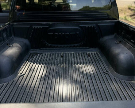 Чорний Тойота Хайлюкс, об'ємом двигуна 2.49 л та пробігом 377 тис. км за 12100 $, фото 17 на Automoto.ua