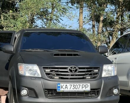 Черный Тойота Хайлюкс, объемом двигателя 2.5 л и пробегом 434 тыс. км за 10000 $, фото 1 на Automoto.ua