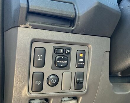 Черный Тойота Хайлюкс, объемом двигателя 2.5 л и пробегом 434 тыс. км за 10000 $, фото 6 на Automoto.ua