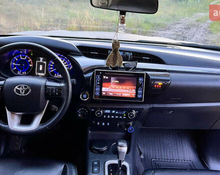 Чорний Тойота Хайлюкс, об'ємом двигуна 2.76 л та пробігом 397 тис. км за 30000 $, фото 27 на Automoto.ua