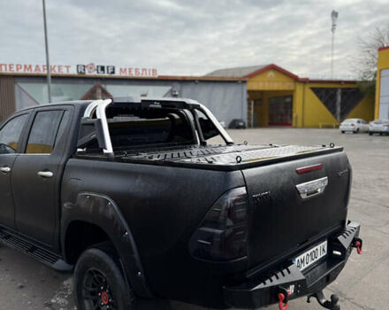 Чорний Тойота Хайлюкс, об'ємом двигуна 2.76 л та пробігом 397 тис. км за 30000 $, фото 2 на Automoto.ua