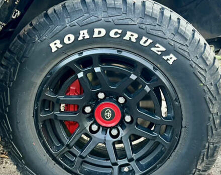 Чорний Тойота Хайлюкс, об'ємом двигуна 2.76 л та пробігом 397 тис. км за 30000 $, фото 17 на Automoto.ua