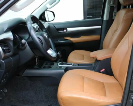 Чорний Тойота Хайлюкс, об'ємом двигуна 2.4 л та пробігом 68 тис. км за 8000 $, фото 6 на Automoto.ua