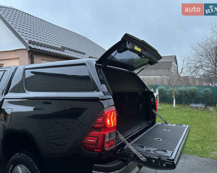 Черный Тойота Хайлюкс, объемом двигателя 2.8 л и пробегом 290 тыс. км за 23600 $, фото 12 на Automoto.ua