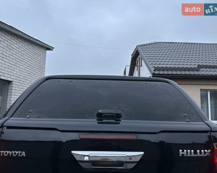 Черный Тойота Хайлюкс, объемом двигателя 2.8 л и пробегом 290 тыс. км за 23600 $, фото 9 на Automoto.ua
