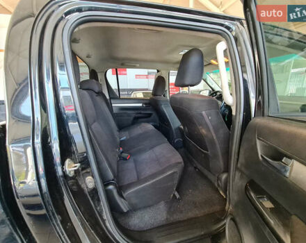 Черный Тойота Хайлюкс, объемом двигателя 2.8 л и пробегом 270 тыс. км за 23500 $, фото 6 на Automoto.ua