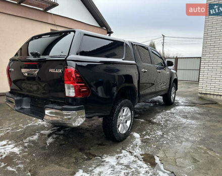 Черный Тойота Хайлюкс, объемом двигателя 2.8 л и пробегом 250 тыс. км за 23500 $, фото 3 на Automoto.ua