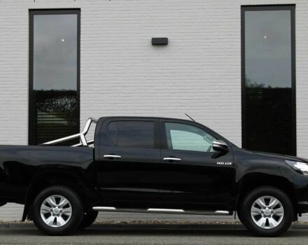 Чорний Тойота Хайлюкс, об'ємом двигуна 2.4 л та пробігом 68 тис. км за 8000 $, фото 5 на Automoto.ua