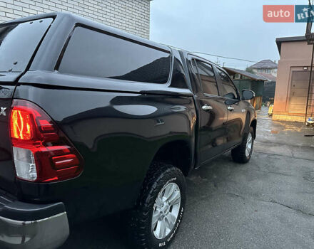 Черный Тойота Хайлюкс, объемом двигателя 2.8 л и пробегом 290 тыс. км за 23600 $, фото 1 на Automoto.ua