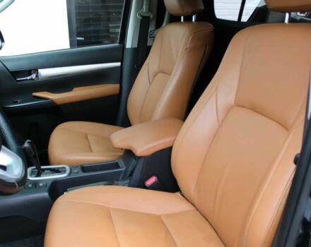 Чорний Тойота Хайлюкс, об'ємом двигуна 2.4 л та пробігом 68 тис. км за 8000 $, фото 7 на Automoto.ua