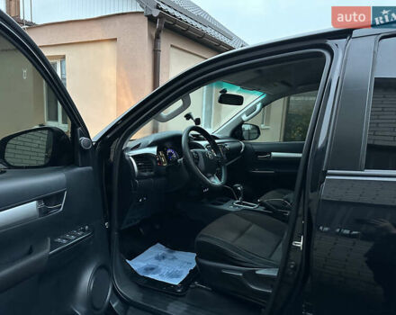 Черный Тойота Хайлюкс, объемом двигателя 2.8 л и пробегом 290 тыс. км за 23600 $, фото 5 на Automoto.ua