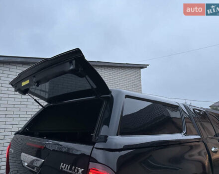 Черный Тойота Хайлюкс, объемом двигателя 2.8 л и пробегом 290 тыс. км за 23600 $, фото 11 на Automoto.ua