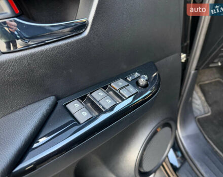 Черный Тойота Хайлюкс, объемом двигателя 2.76 л и пробегом 5 тыс. км за 64500 $, фото 42 на Automoto.ua