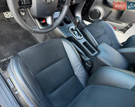 Черный Тойота Хайлюкс, объемом двигателя 2.76 л и пробегом 5 тыс. км за 64500 $, фото 41 на Automoto.ua