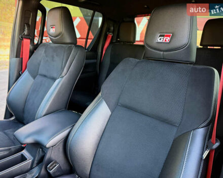 Черный Тойота Хайлюкс, объемом двигателя 2.76 л и пробегом 5 тыс. км за 64500 $, фото 51 на Automoto.ua