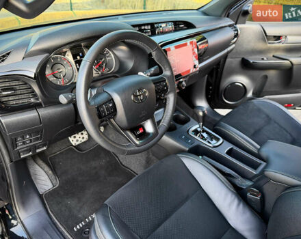 Черный Тойота Хайлюкс, объемом двигателя 2.76 л и пробегом 5 тыс. км за 64500 $, фото 44 на Automoto.ua