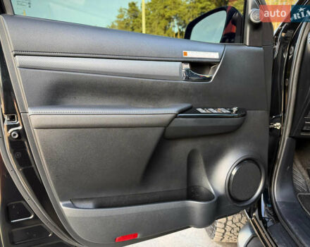 Черный Тойота Хайлюкс, объемом двигателя 2.76 л и пробегом 5 тыс. км за 64500 $, фото 34 на Automoto.ua