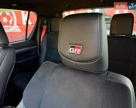 Черный Тойота Хайлюкс, объемом двигателя 2.76 л и пробегом 5 тыс. км за 64500 $, фото 46 на Automoto.ua