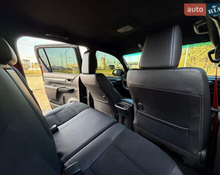Черный Тойота Хайлюкс, объемом двигателя 2.76 л и пробегом 5 тыс. км за 64500 $, фото 68 на Automoto.ua