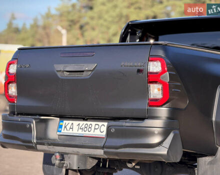 Черный Тойота Хайлюкс, объемом двигателя 2.76 л и пробегом 5 тыс. км за 64500 $, фото 25 на Automoto.ua