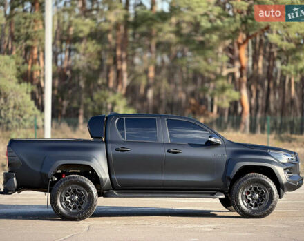 Черный Тойота Хайлюкс, объемом двигателя 2.76 л и пробегом 5 тыс. км за 64500 $, фото 5 на Automoto.ua