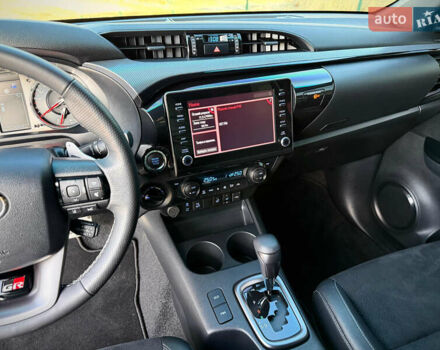 Черный Тойота Хайлюкс, объемом двигателя 2.76 л и пробегом 5 тыс. км за 64500 $, фото 61 на Automoto.ua