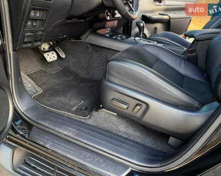 Черный Тойота Хайлюкс, объемом двигателя 2.76 л и пробегом 5 тыс. км за 64500 $, фото 40 на Automoto.ua