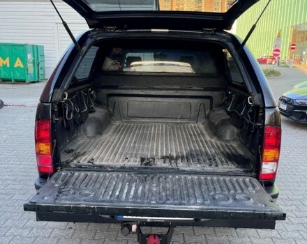 Черный Тойота Хайлюкс, объемом двигателя 3 л и пробегом 281 тыс. км за 4300 $, фото 4 на Automoto.ua