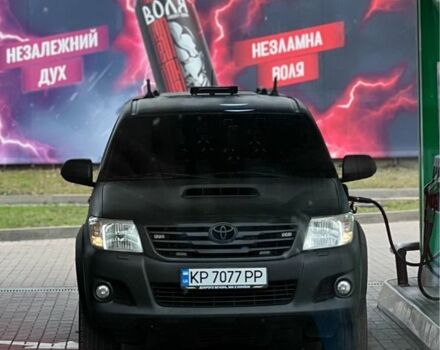 Черный Тойота Хайлюкс, объемом двигателя 2.5 л и пробегом 434 тыс. км за 10000 $, фото 1 на Automoto.ua