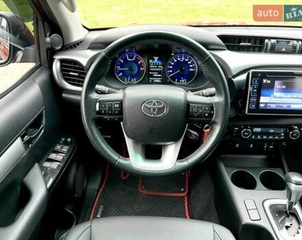 Красный Тойота Хайлюкс, объемом двигателя 2.4 л и пробегом 57 тыс. км за 35000 $, фото 7 на Automoto.ua