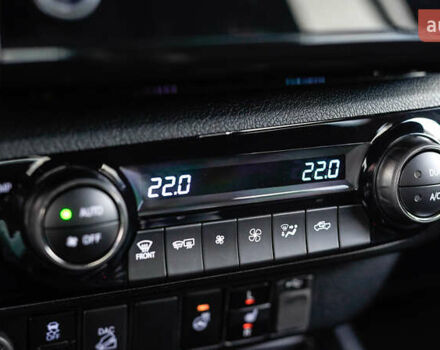 Червоний Тойота Хайлюкс, об'ємом двигуна 2.76 л та пробігом 2 тис. км за 56631 $, фото 32 на Automoto.ua