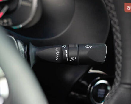 Червоний Тойота Хайлюкс, об'ємом двигуна 2.76 л та пробігом 2 тис. км за 56631 $, фото 26 на Automoto.ua