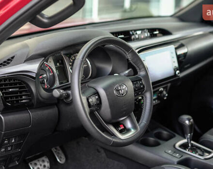 Червоний Тойота Хайлюкс, об'ємом двигуна 2.76 л та пробігом 2 тис. км за 56631 $, фото 18 на Automoto.ua