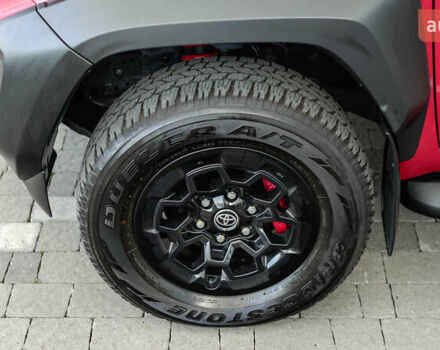 Червоний Тойота Хайлюкс, об'ємом двигуна 2.76 л та пробігом 2 тис. км за 56631 $, фото 13 на Automoto.ua