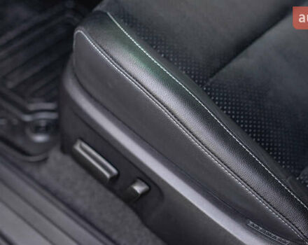 Червоний Тойота Хайлюкс, об'ємом двигуна 2.76 л та пробігом 2 тис. км за 56631 $, фото 20 на Automoto.ua