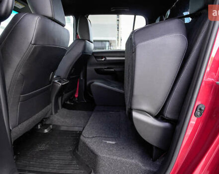 Червоний Тойота Хайлюкс, об'ємом двигуна 2.76 л та пробігом 2 тис. км за 56631 $, фото 36 на Automoto.ua