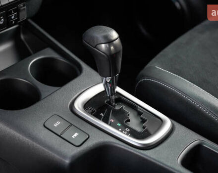 Червоний Тойота Хайлюкс, об'ємом двигуна 2.76 л та пробігом 2 тис. км за 56631 $, фото 35 на Automoto.ua