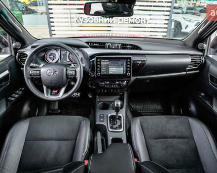 Червоний Тойота Хайлюкс, об'ємом двигуна 2.76 л та пробігом 2 тис. км за 56631 $, фото 7 на Automoto.ua