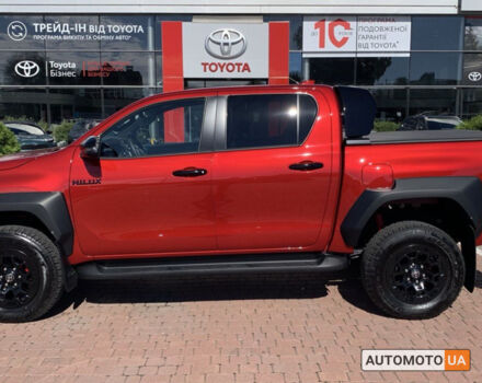 Червоний Тойота Хайлюкс, об'ємом двигуна 2.8 л та пробігом 1000 тис. км за 57400 $, фото 2 на Automoto.ua